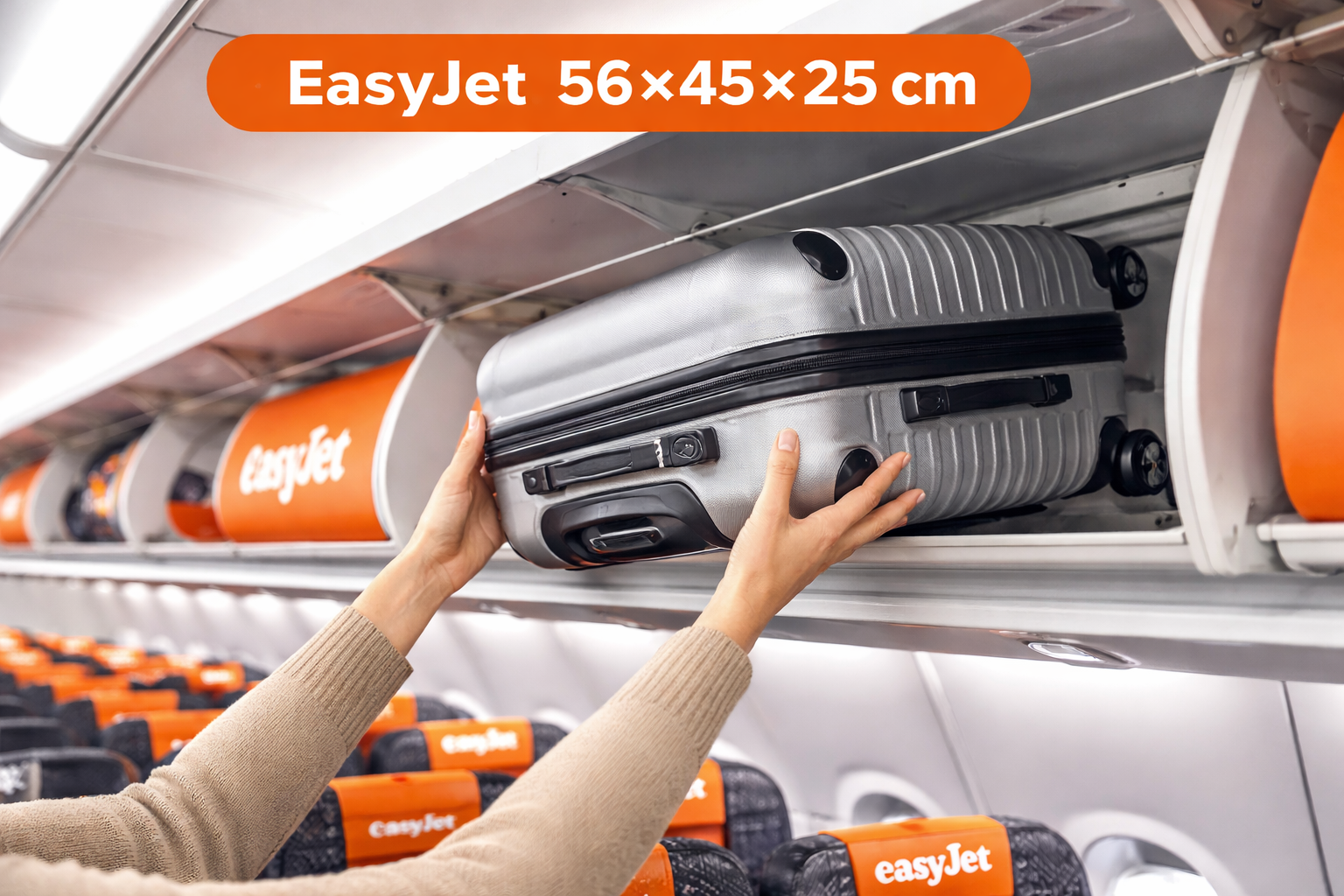 Valise cabine EasyJet rangée dans le compartiment supérieur avion en 2026